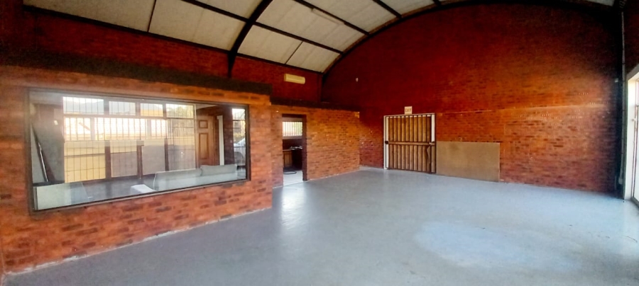 To Let commercial Property for Rent in Melodie North West